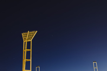 luminarias de estadio de futbol