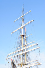 Mast von einem Segelschiff