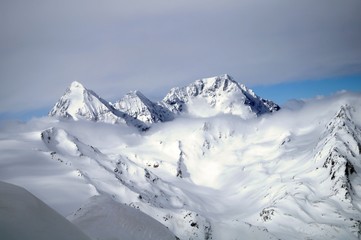 Fototapeta na wymiar gran zebru, zebru, ortles, panoramic, view, top, peak, winter, snow, ski touring, high, clouds