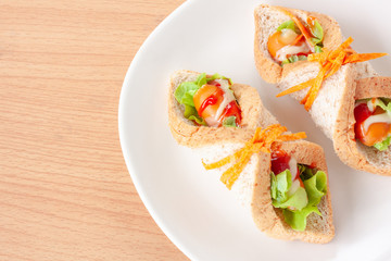 Sandwich whole wheat bread with sausage