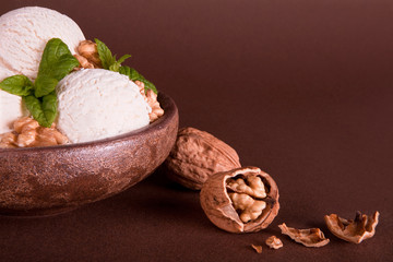 Walnut ice cream