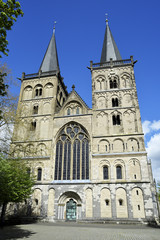 Fototapeta na wymiar Historischer Dom St. Viktor in Xanten, Historic St. Viktor Cathedral in Xanten