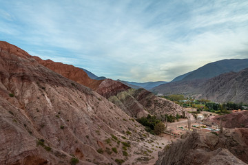 Obraz premium Hill of Seven Colors (Cerro de los siete colores) at Purmamarca town - Purmamarca, Jujuy, Argentina