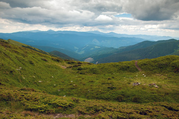 Obraz premium Amazing mountain landscape in vivid sunny day, natural outdoor travel background. Dramatic and picturesque scene of Carpathian mountains in Ukraine.