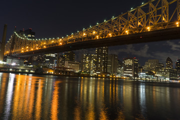 Fototapeta na wymiar Queensboro bridge at night 
