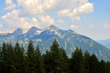 Blick von der Hoess in Hinterstoder in die Berge