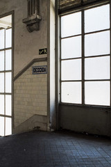 Big windows on the first floor of Mercado do Bolhao - before the renovation.