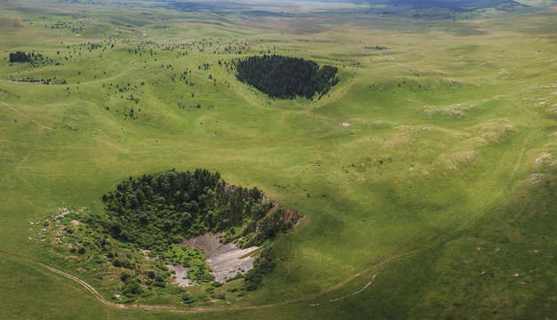 On the Kupres Polje (Kupre&scaron;ko polje) within Dinaric karst of western Bosnia and Herzegovina is a group of collapse sinkholes (collapse dolines) which are known as Japage.