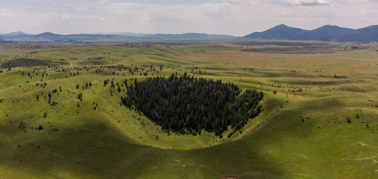 On the Kupres Polje (Kupre&scaron;ko polje) within Dinaric karst of western Bosnia and Herzegovina is a group of collapse sinkholes (collapse dolines) which are known as Japage.