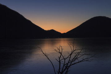 赤城大沼の夜明け(冬)