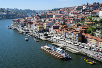 Fototapeta na wymiar View of Ribeira neighborhood and Douro river from Dom Luis I bridge.