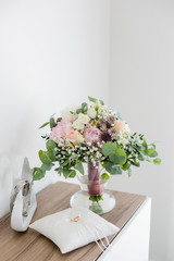 wedding flowers bride bouquet rings