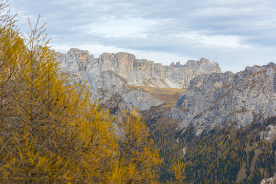Italy, Veneto, Dolomites, Mondeval in Autumn