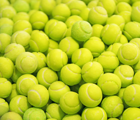 Chewing gum in the form of a tennis ball in the shop.
