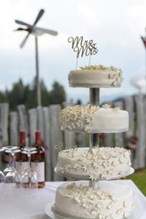 wedding cake outdoor