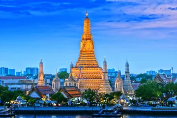 Rolgordijnen Monument Wat Arun Ratchawararam, een boeddhistische tempel in Bangkok, Thailand