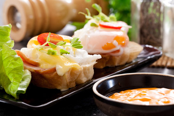 Eggs Benedict