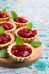Tartlets with strawberry jam