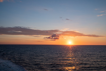 Fototapeta na wymiar Sunrise over the Sea