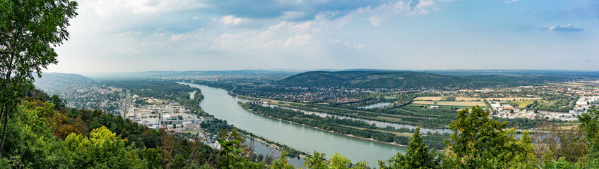 Donau Panorama im Sommer