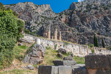 Fototapeta na wymiar Temple d'Apollon, site archéologique de Delphes