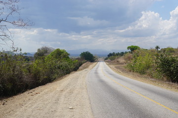 Straße - Landstraße auf Kuba