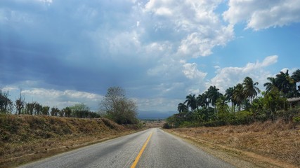 Straße - Landstraße auf Kuba