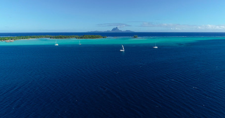 Fototapeta na wymiar sailboat in aerial view with, French Polynesia