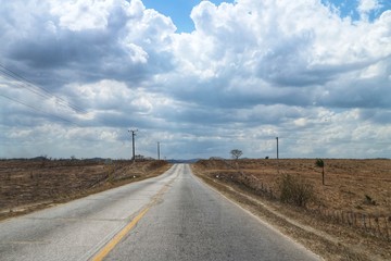 Landstraße - Straße auf Kuba