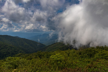 Fototapeta na wymiar View over Great Smoky Mountains National Park from Rocky Top 