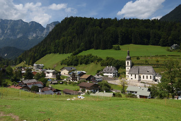 Fototapeta na wymiar Ramsau ,Bayern, Deutschland - Juli 29, 2018 : Alpenidylle rund um Ramsau.