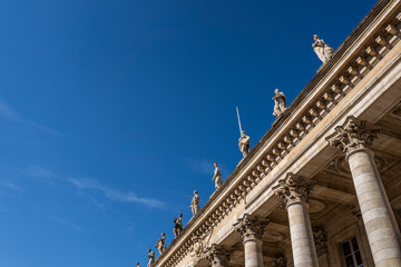 Statues et colonnes du grand théâtre à Bordeaux