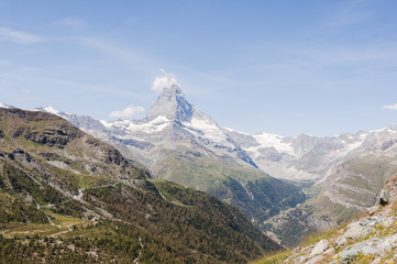 Fototapeta premium Zermatt, Wallis, Matterhorn, Walliser Berge, Alpen, Blauherd, Wanderweg, Zmuttgletscher, Furi, Zmutt, Findeln, Sommer, Schweiz