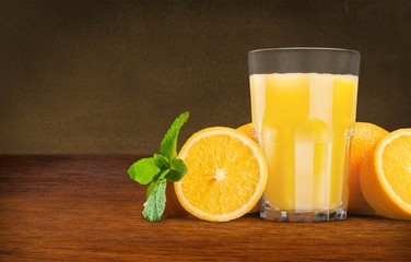 Orange juice and slices of orange © BillionPhotos.com