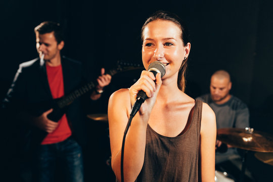 Woman singer