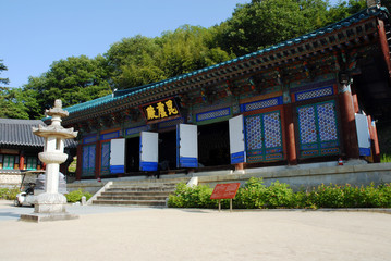 Fototapeta premium Jikjisa Buddhist Temple