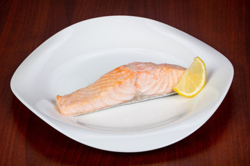 Steamed salmon with lemon