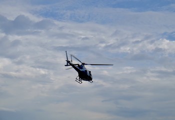 Fototapeta na wymiar Policía helicóptero