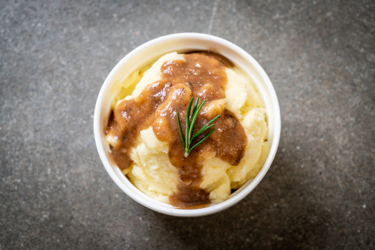 Mashed Potatoes With Gravy Sauce