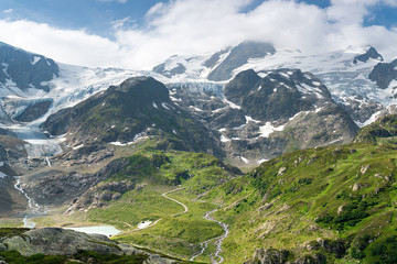 Fototapeta na wymiar Bergpanorama am Sustenpass, Schweiz