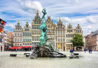 Fotobehang Brabofontein op marktplein, Antwerpen, België © Mistervlad