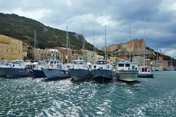 Fototapeta na wymiar Corsica-harbor in the town Bonifacio