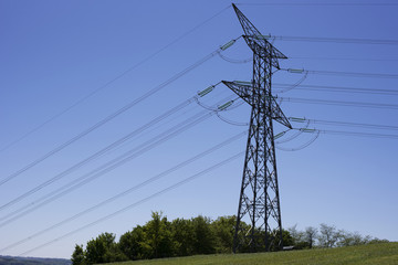 pylône électrique dans la campagne