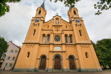Chiesa parrocchiale di Santa Maria Assunta nel centro storico di Brunico