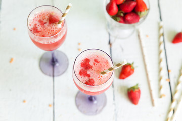 Luxury wine cocktail with strawberry sorbet - obrazy, fototapety, plakaty