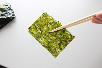 Deep Fried Green Seaweed Thin Chips Crispy Snack of nori