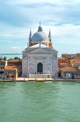 Fototapeta na wymiar Venice, the architectures on the canals banks