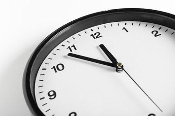 Simple classic black and white round wall clock