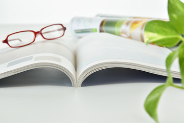 雑誌イメージ　カタログ　マガジン