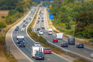 PKW Autobahn Individualverkehr Konzept Zukunft